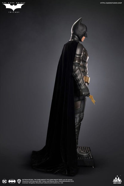 QUEEN STUDIOS - Dc Comics - The Dark Knight Life-Size Statue Batman Ultimate Edition (With Batman Armory)