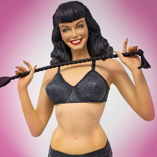 QUARANTINE STUDIOS - Bettie Page Statue 1:5