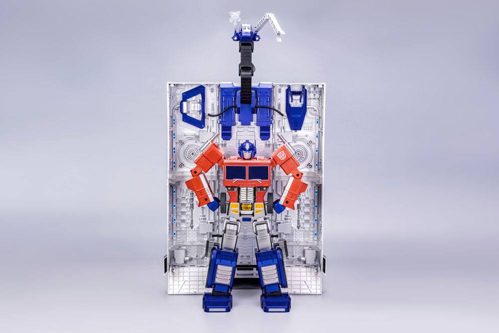 ROBOSEN - Transformers Interactive Auto-Converting Vehicle Optimus Prime Flagship Trailer Kit