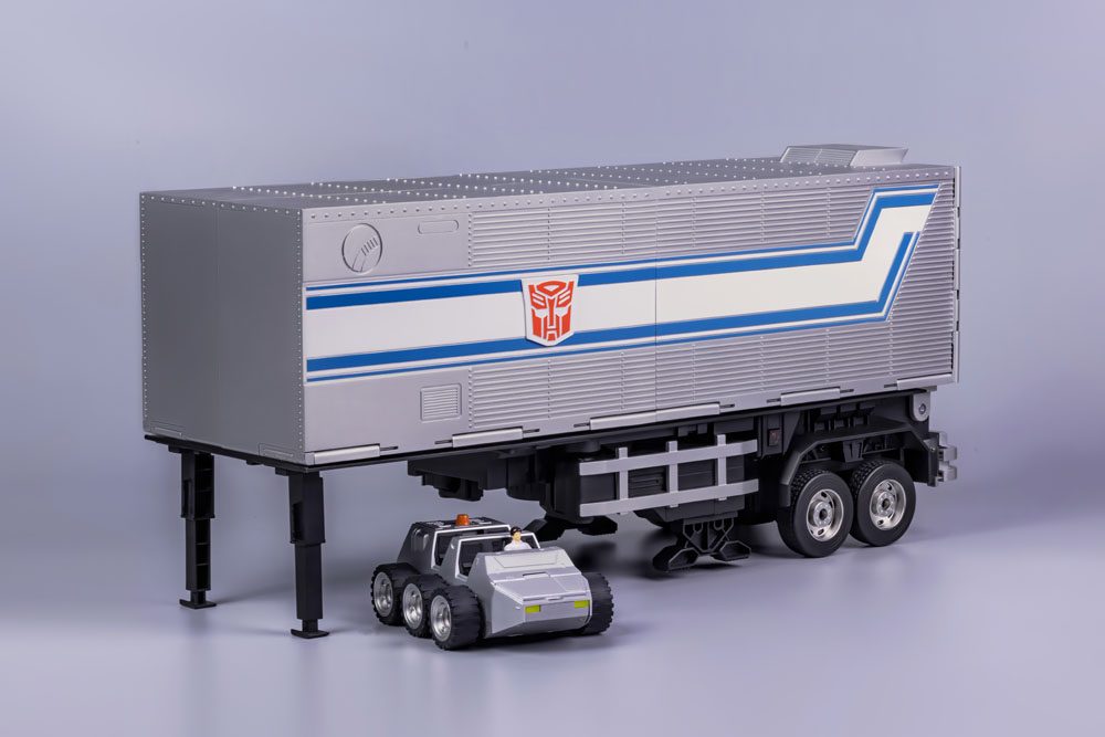 ROBOSEN - Transformers Interactive Auto-Converting Vehicle Optimus Prime Flagship Trailer Kit