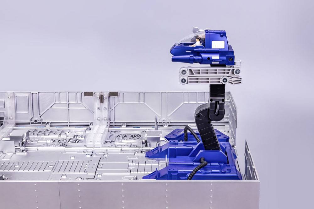 ROBOSEN - Transformers Interactive Auto-Converting Vehicle Optimus Prime Flagship Trailer Kit