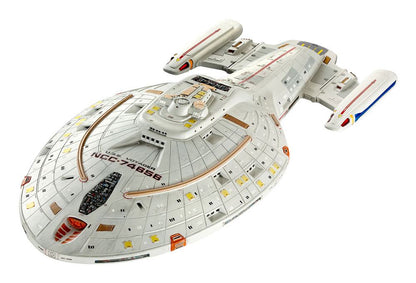 REVELL - Star Trek Model Kit U.S.S. Voyager 1/670