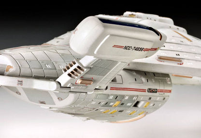 REVELL - Star Trek Model Kit U.S.S. Voyager 1/670