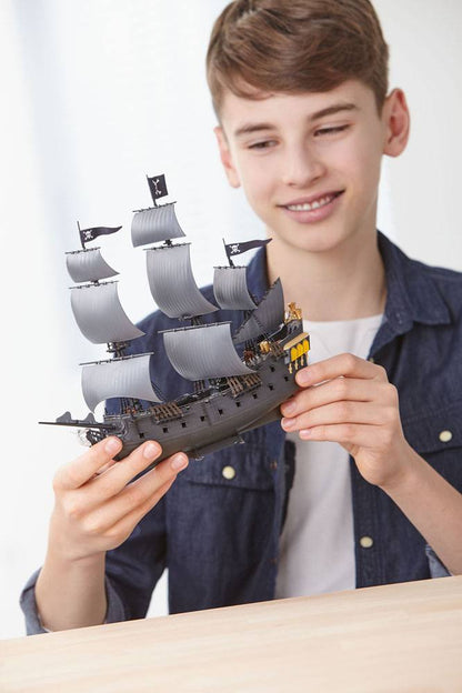 REVELL - Pirates of The Caribbean Dead Men Tell No Tales Easy-Click Model Kit 1/150 Black Pearl