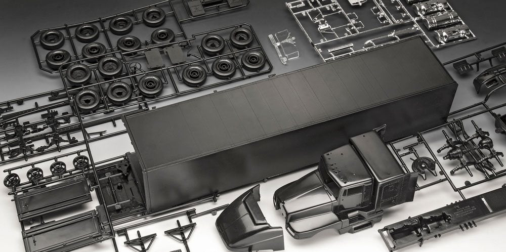 REVELL - Kiss Model Kit Tour Truck 1/32