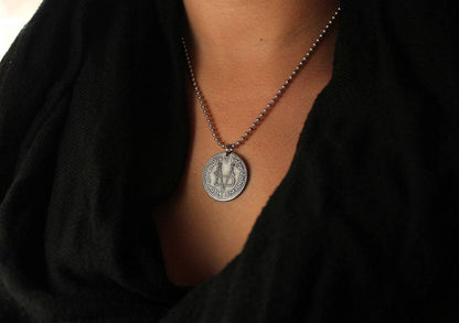 CINEREPLICA - Game of Thrones Iron Coin of The Faceless Man Valar Morghulis Necklace