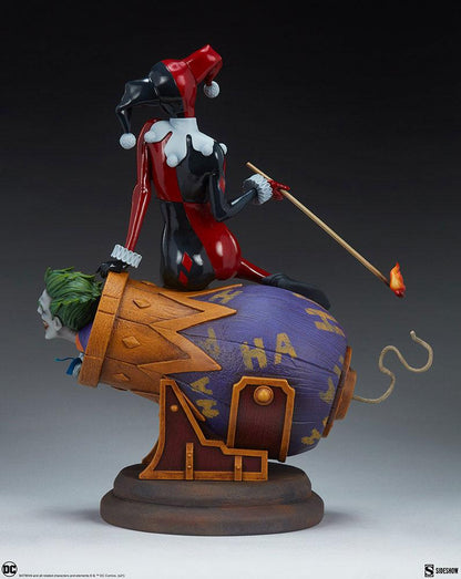 SIDESHOW - DC Comics Diorama Harley Quinn and The Joker