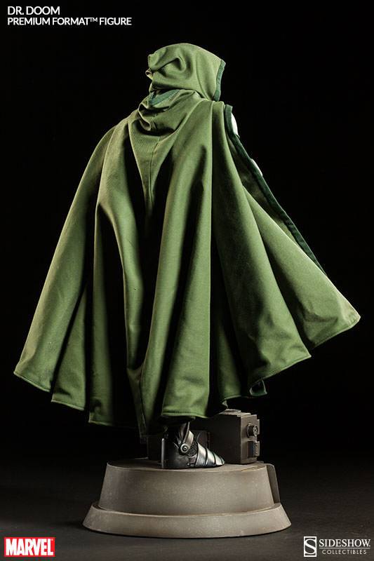 SIDESHOW - Marvel - Dr. Doom Premium Format
