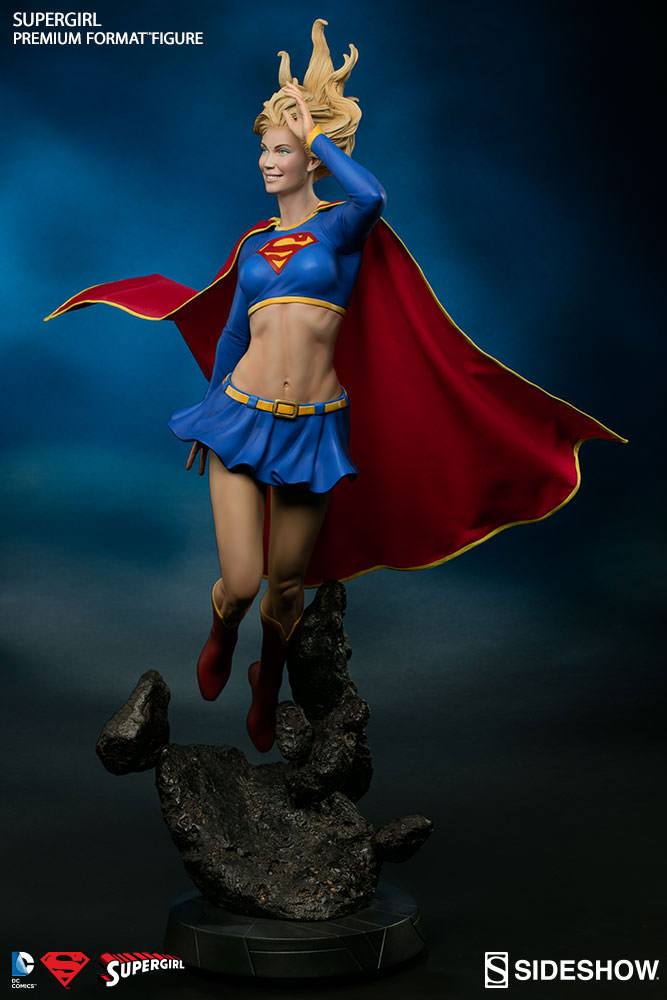 SIDESHOW - DC Comics Premium Format Figure Supergirl