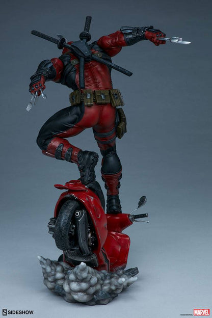 SIDESHOW - Marvel - Premium Format Statue Deadpool SS300690