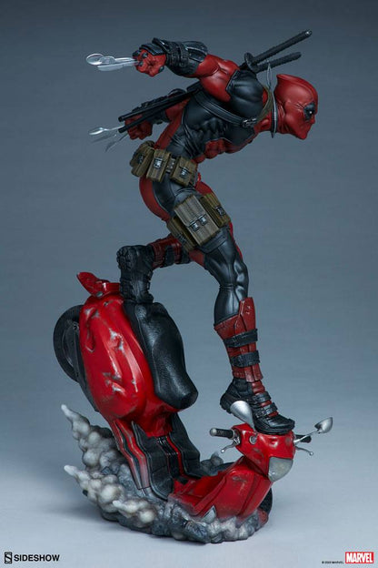 SIDESHOW - Marvel - Premium Format Statue Deadpool SS300690