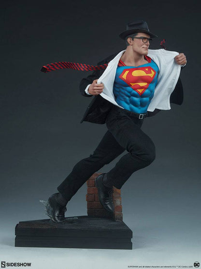 SIDESHOW - Dc Comics - Premium Format Figure Superman Call to Action 50 cm SS300715