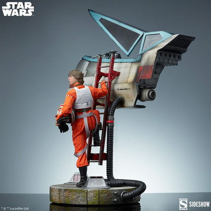 SIDESHOW - Star Wars Premium Format Statue Luke Skywalker & X-Wing: Red Five, Standing By