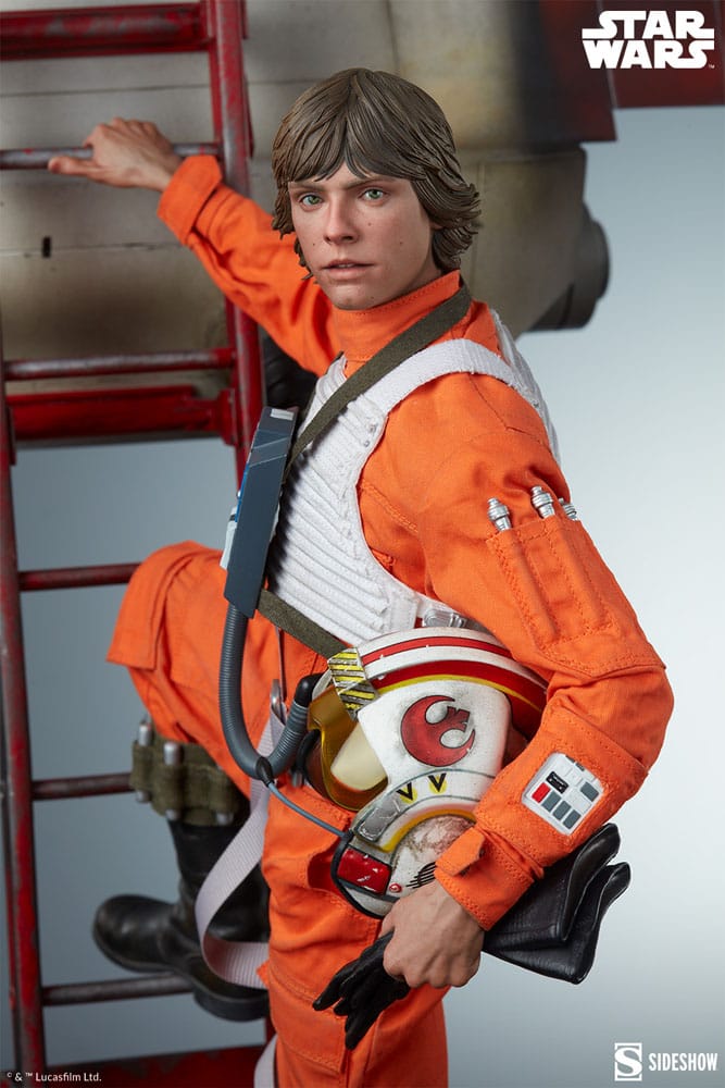 SIDESHOW - Star Wars Premium Format Statue Luke Skywalker & X-Wing: Red Five, Standing By