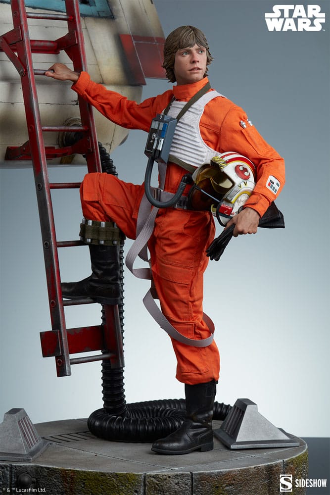 SIDESHOW - Star Wars Premium Format Statue Luke Skywalker & X-Wing: Red Five, Standing By