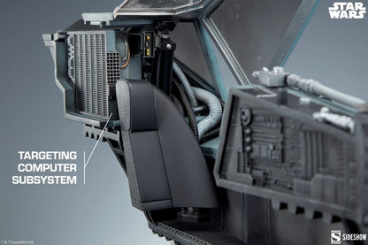 SIDESHOW - Star Wars Premium Format Statue Luke Skywalker & X-Wing: Red Five, Standing By