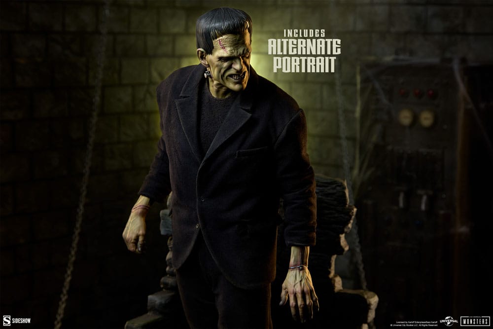 SIDESHOW - Frankenstein Premium Format Mixed Media Statue Frankenstein (Fabric Costume)