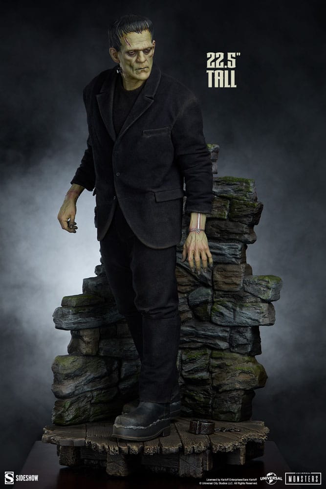 SIDESHOW - Frankenstein Premium Format Mixed Media Statue Frankenstein (Fabric Costume)