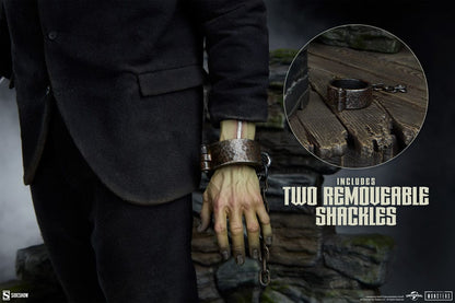 SIDESHOW - Frankenstein Premium Format Mixed Media Statue Frankenstein (Fabric Costume)