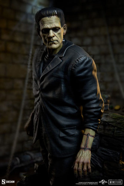 SIDESHOW - Frankenstein Premium Format Statue Frankenstein
