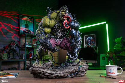 SIDESHOW - Marvel Premium Format Statue Venomized Hulk