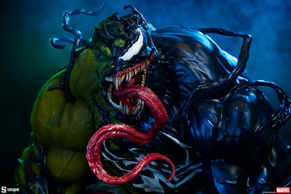 SIDESHOW - Marvel Premium Format Statue Venomized Hulk