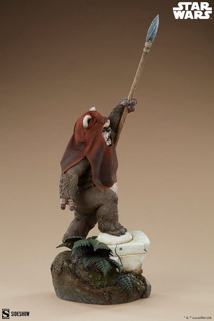 SIDESHOW - Star Wars: Episode VI - Return of the Jedi Premium Format Statue Wicket
