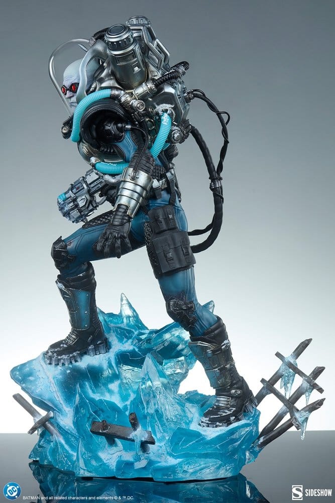SIDESHOW - DC Comics Premium Format Figure Mr. Freeze