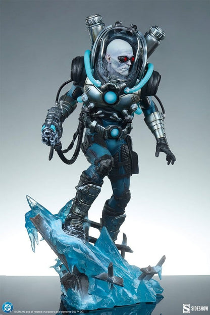 SIDESHOW - DC Comics Premium Format Figure Mr. Freeze