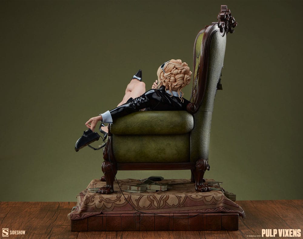 SIDESHOW - Pulp Vixens Premium Format Statue Killer Return