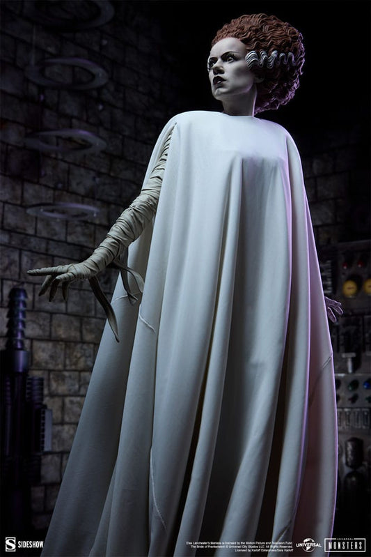 SIDESHOW - Bride of Frankenstein Premium Format Mixed Media Statue The Bride of Frankenstein (Fabric Costume)