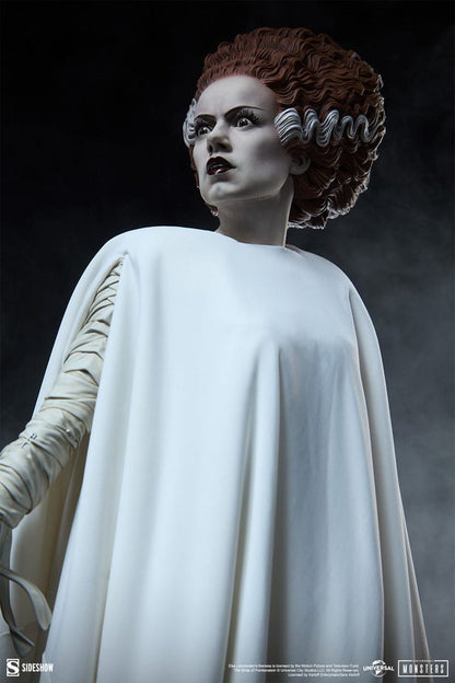 SIDESHOW - Bride of Frankenstein Premium Format Mixed Media Statue The Bride of Frankenstein (Fabric Costume)