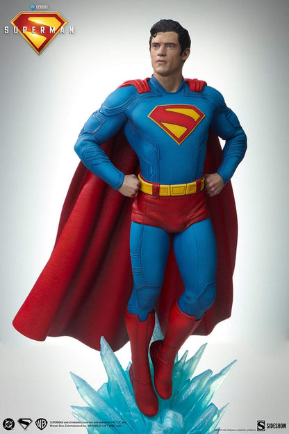 SIDESHOW - Superman (2025) Premium Format Statues Superman 61 cm & Krypto 23 cm Bundle