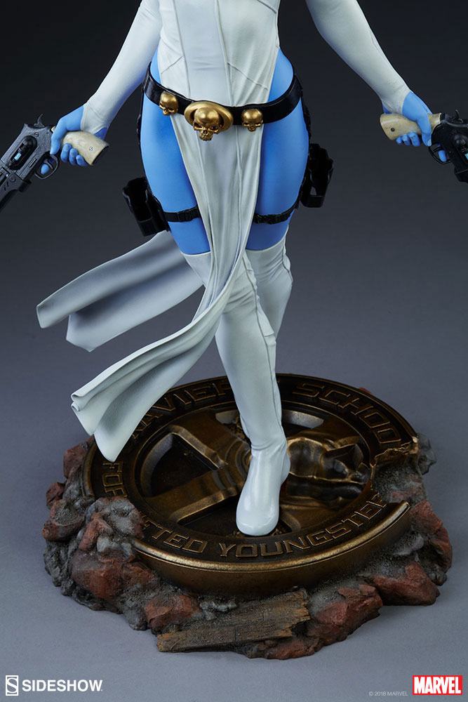 SIDESHOW - Marvel - Comics Mystique Premium Format
