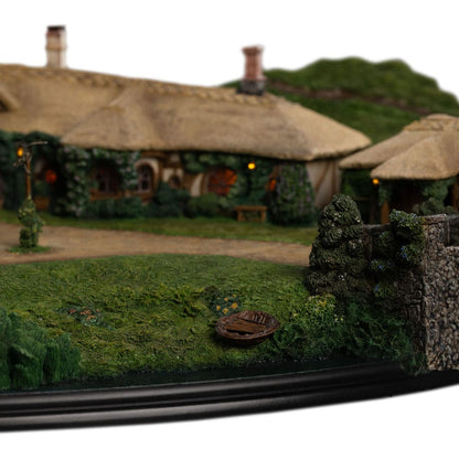WETA - Lord of the Rings Statue The Green Dragon Inn