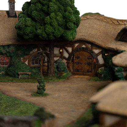WETA - Lord of the Rings Statue The Green Dragon Inn