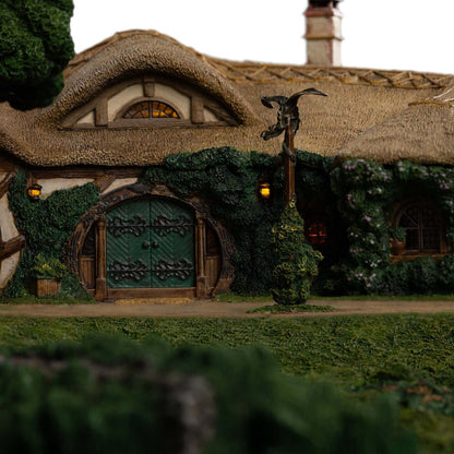 WETA - Lord of the Rings Statue The Green Dragon Inn